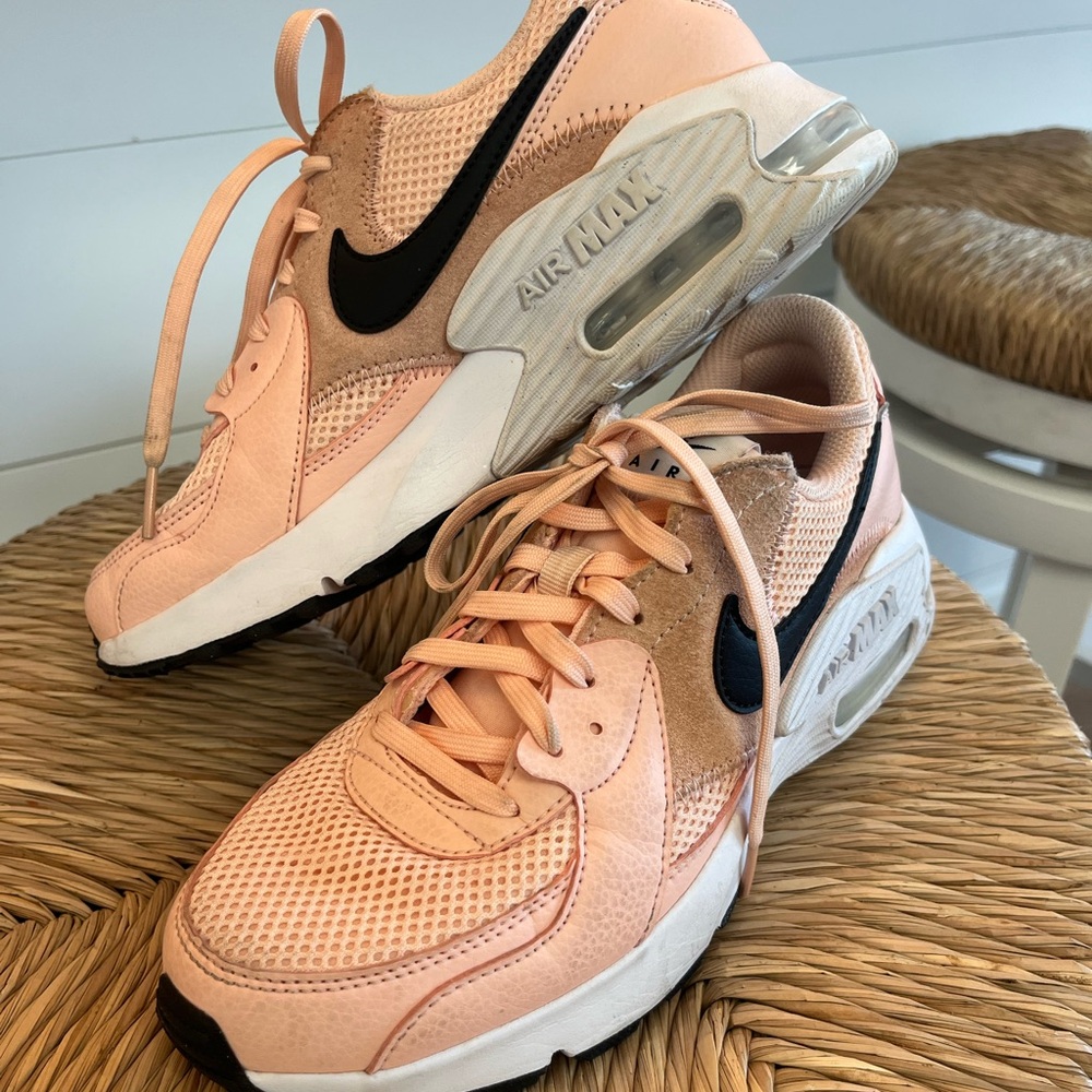 Nike Women's Peach and Black Air Max Sneakers